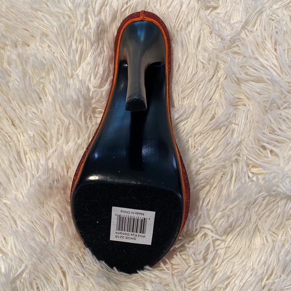 Red sequin wine 🍷 bottle holder and matching wine stopper set. - Picture 5 of 7